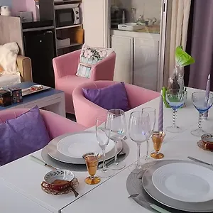 https://harmonia-annie-beau-2-pieces-atypique-200-m-a-pied.fr-provencehotel.com
