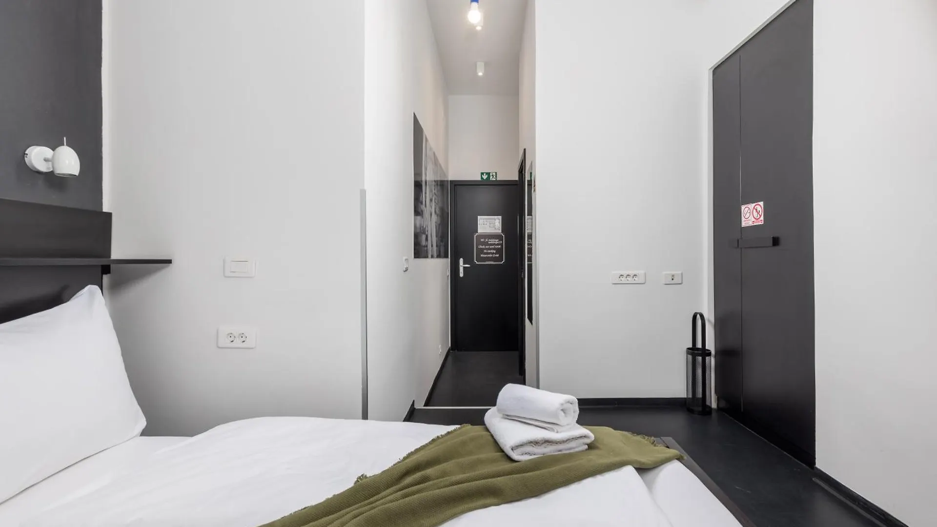 Apartments & Rooms One World 0*, Rijeka